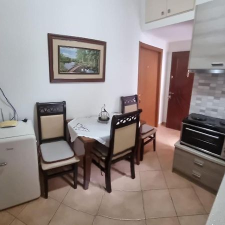 Romeo'S Guest House Берат Екстер'єр фото
