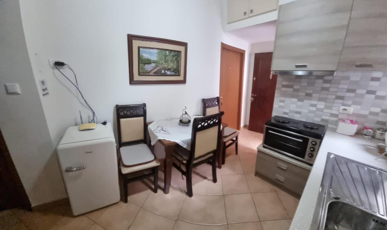 Romeo'S Guest House Берат Екстер'єр фото