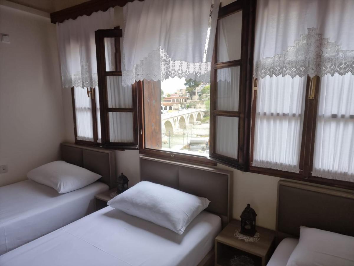 Romeo'S Guest House Берат Екстер'єр фото