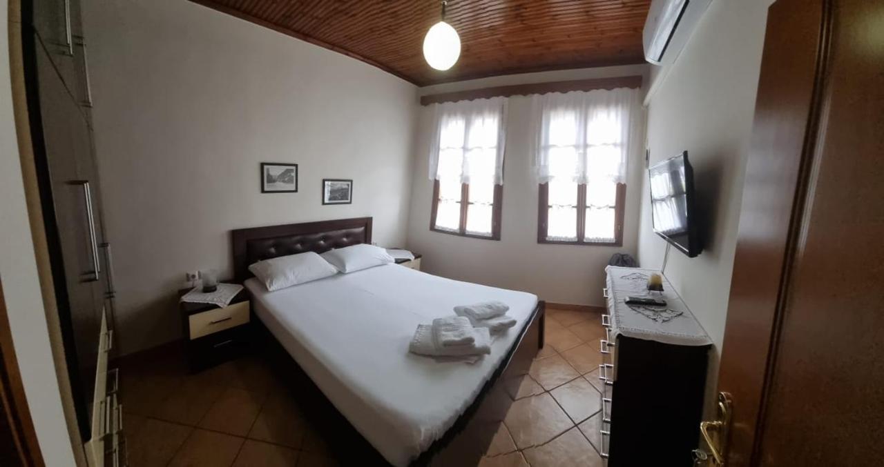 Romeo'S Guest House Берат Екстер'єр фото
