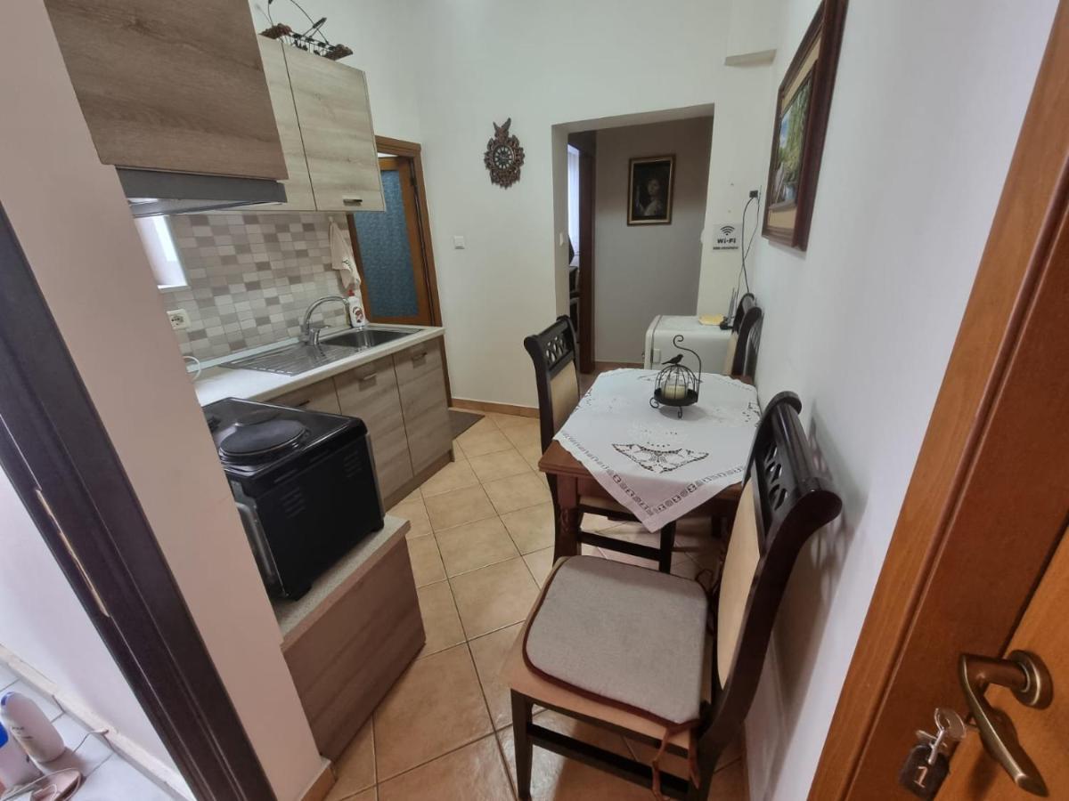 Romeo'S Guest House Берат Екстер'єр фото