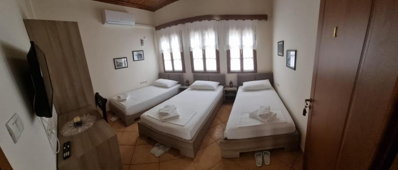 Romeo'S Guest House Берат Екстер'єр фото