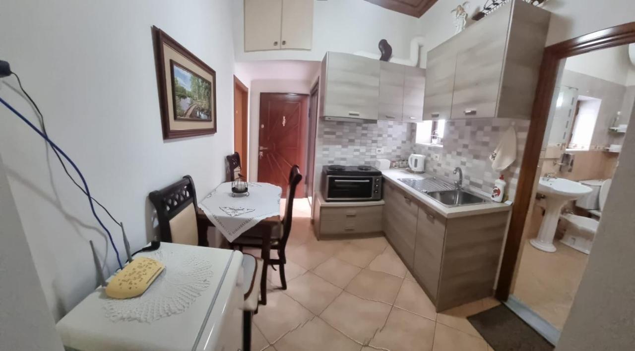 Romeo'S Guest House Берат Екстер'єр фото