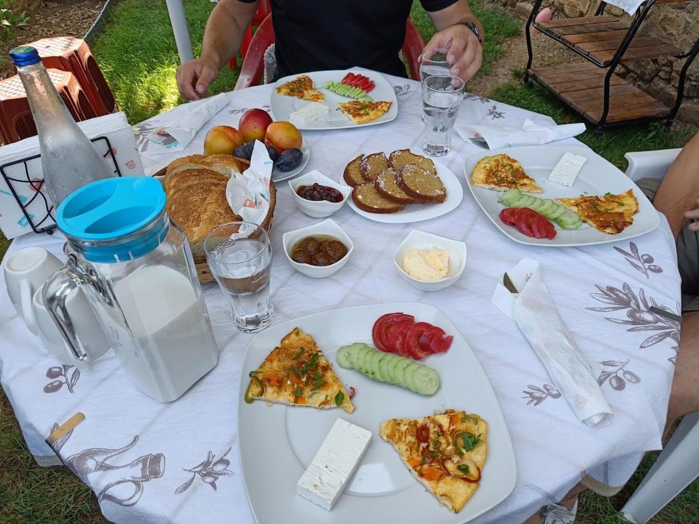 Romeo'S Guest House Берат Екстер'єр фото
