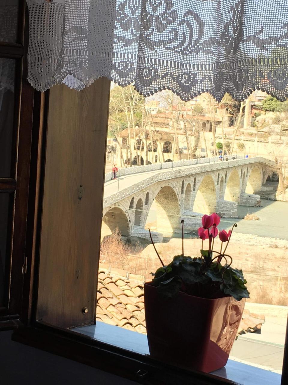 Romeo'S Guest House Берат Екстер'єр фото