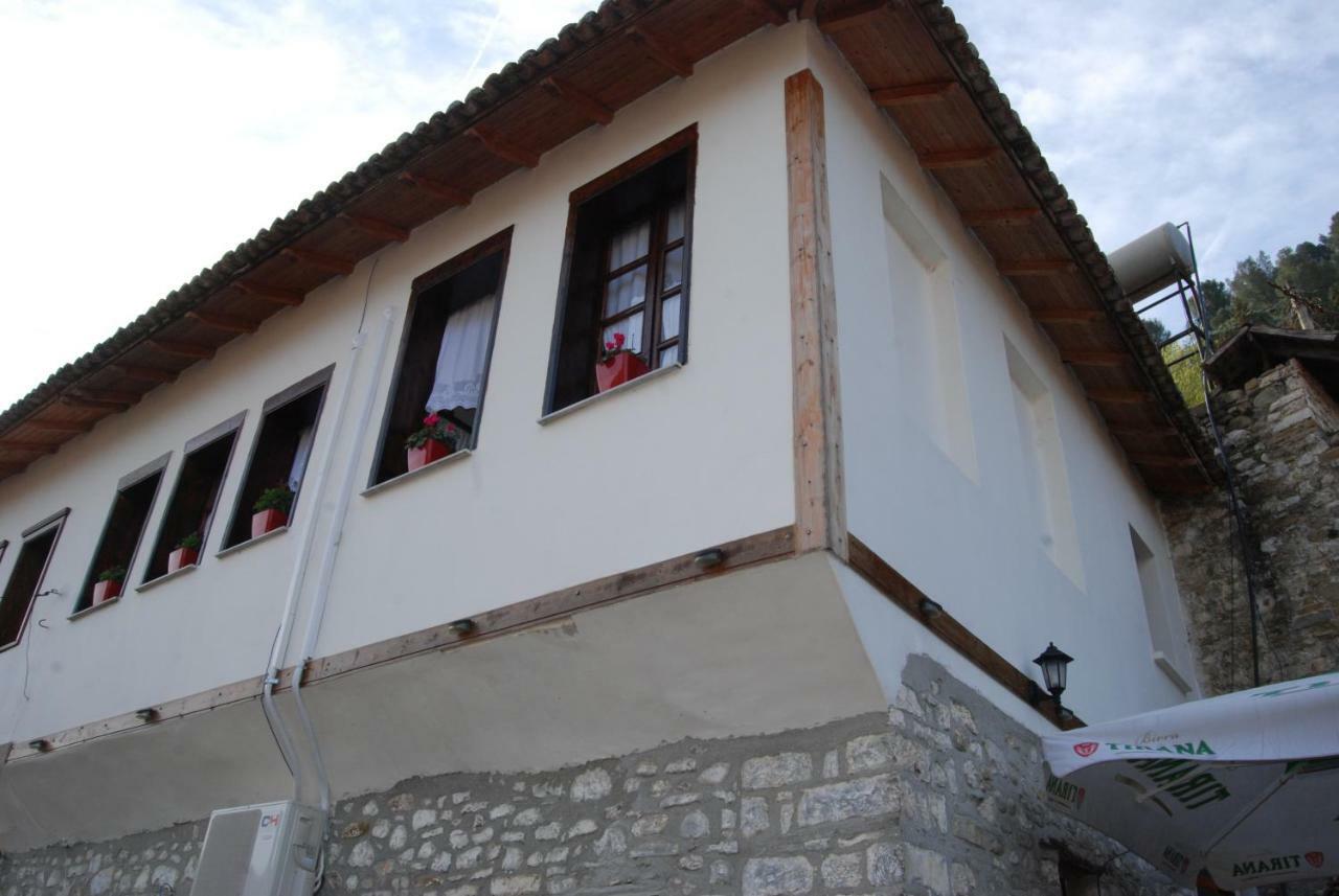 Romeo'S Guest House Берат Екстер'єр фото